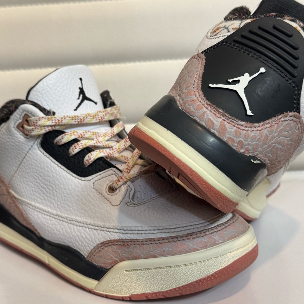 Jordan 3 Retro "Vintage Floral" PS Girl - Sz: 3Y - White/Anthracite/Red Stardust